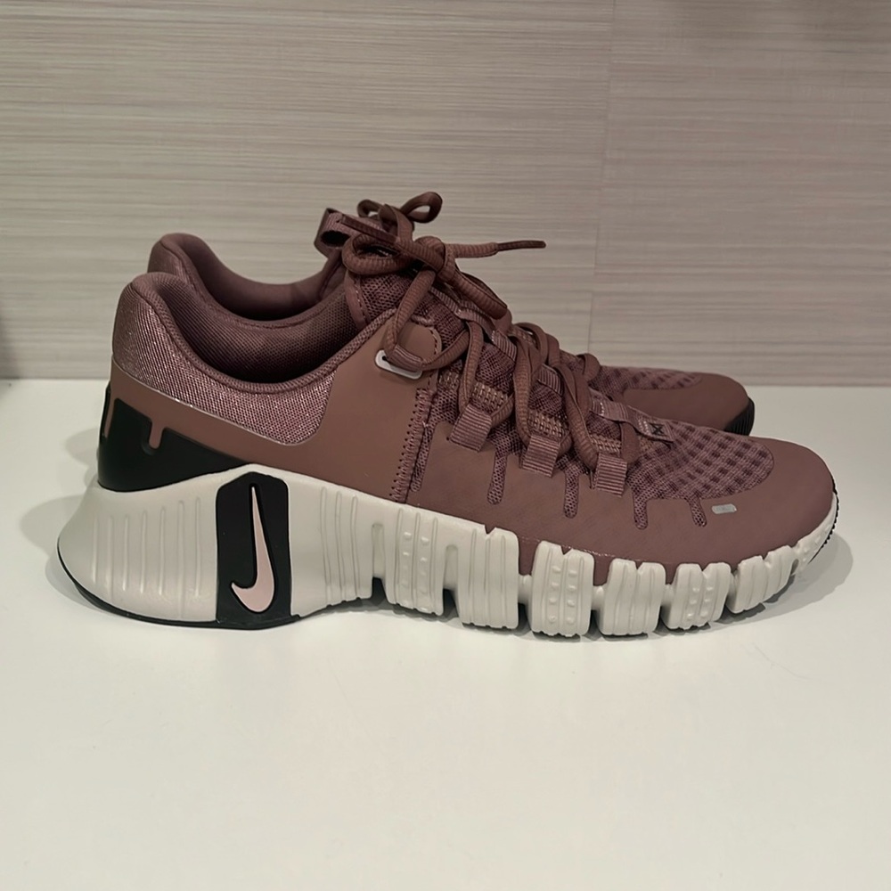 Nike Free Metcon 5 (Size 8, Women) Smokey Mauve, NWT
